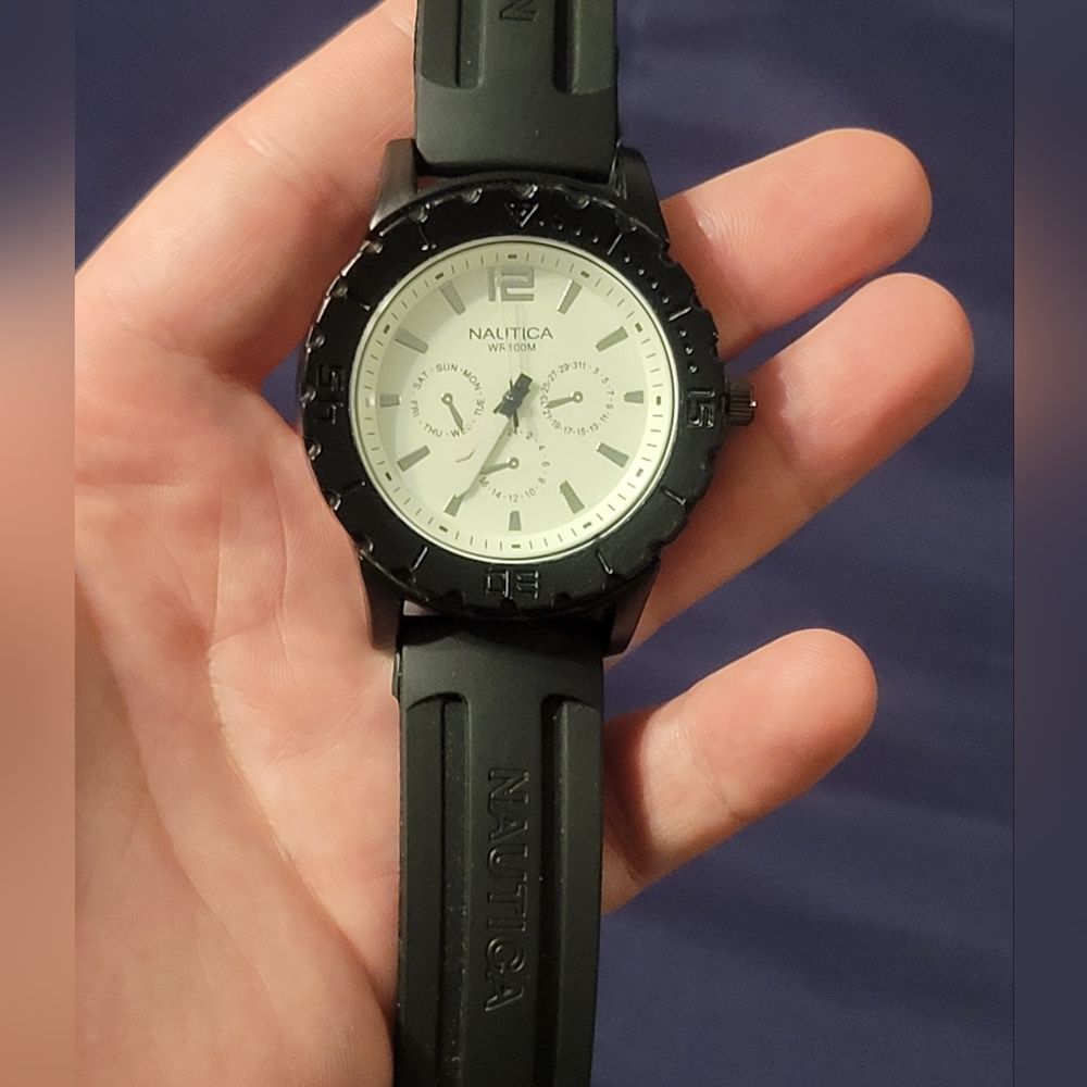 NAUTICA RUBBER BAND WATCH - Picture 3 of 7